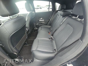 2025 Mercedes-Benz GLA 250 - miniatura 13