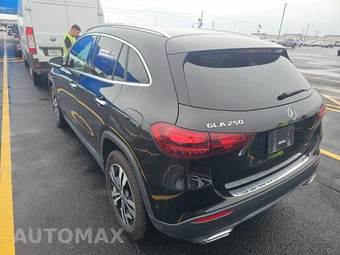 2025 Mercedes-Benz GLA 250 - miniatura 6