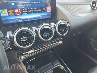 2025 Mercedes-Benz GLA 250 - miniatura 11