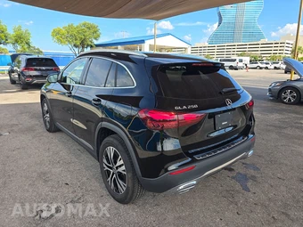 2025 Mercedes-Benz GLA 250 - miniatura 6