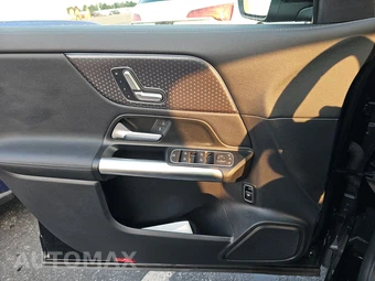 2025 Mercedes-Benz GLA 250 - miniatura 15