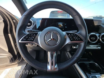 2025 Mercedes-Benz GLA 250 - miniatura 10