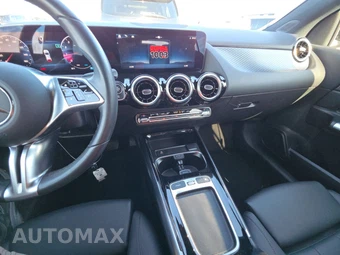 2025 Mercedes-Benz GLA 250 - miniatura 11