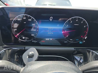 2025 Mercedes-Benz GLA 250 - miniatura 12
