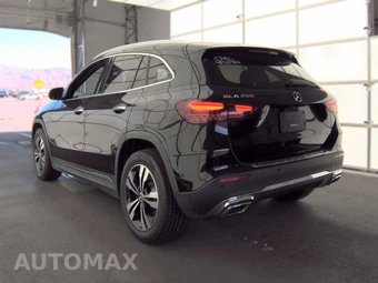 2025 Mercedes-Benz GLA 250 - miniatura 6