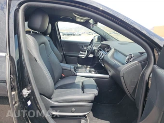 2025 Mercedes-Benz GLA 250 - miniatura 8