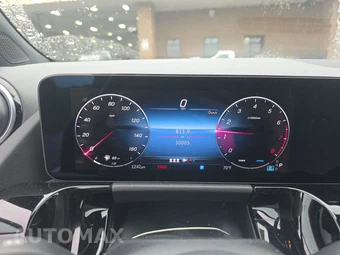 2025 Mercedes-Benz GLA 250 - miniatura 18