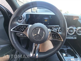 2025 Mercedes-Benz GLA 250 - miniatura 10