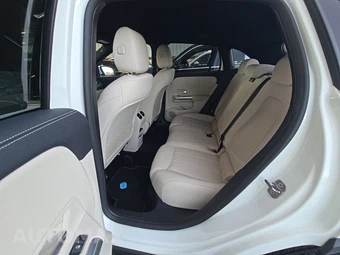 2025 Mercedes-Benz GLA 250 - miniatura 19