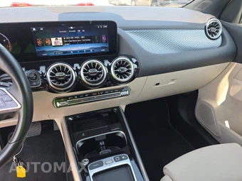 2025 Mercedes-Benz GLA 250 - miniatura 17