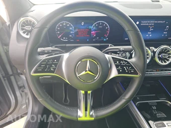 2025 Mercedes-Benz GLA 250 - miniatura 10