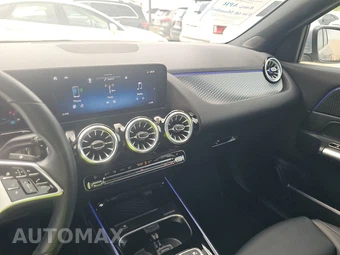 2025 Mercedes-Benz GLA 250 - miniatura 11