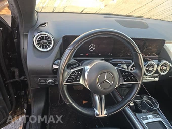 2025 Mercedes-Benz GLA 250 - miniatura 10