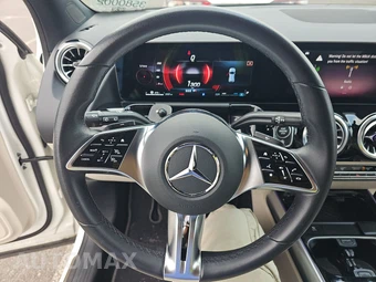 2025 Mercedes-Benz GLA 250 - miniatura 10