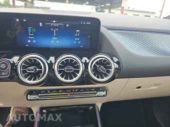 2025 Mercedes-Benz GLA 250 - miniatura 11