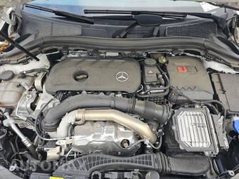 2025 Mercedes-Benz GLA 250 - miniatura 16
