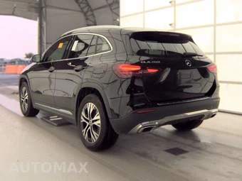 2025 Mercedes-Benz GLA 250 - miniatura 6