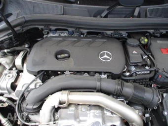 2025 Mercedes-Benz GLA 250 - miniatura 13
