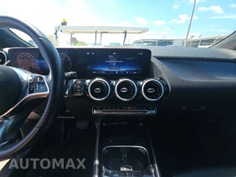 2025 Mercedes-Benz GLA 250 - miniatura 11