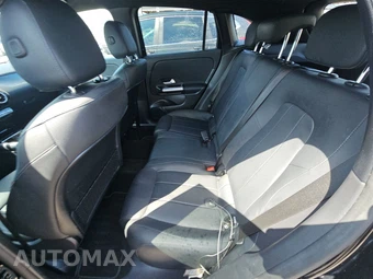 2025 Mercedes-Benz GLA 250 - miniatura 13