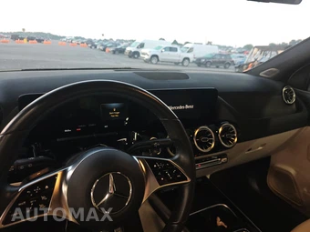 2025 Mercedes-Benz GLA 250 - miniatura 11