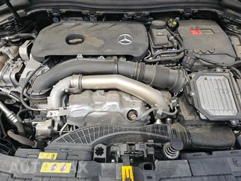2025 Mercedes-Benz GLA 250 - miniatura 15