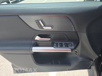 2025 Mercedes-Benz GLA 250 - miniatura 15