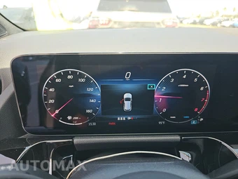 2025 Mercedes-Benz GLA 250 - miniatura 18