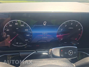 2025 Mercedes-Benz GLA 250 - miniatura 12