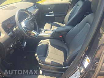 2025 Mercedes-Benz GLA 250 - miniatura 7