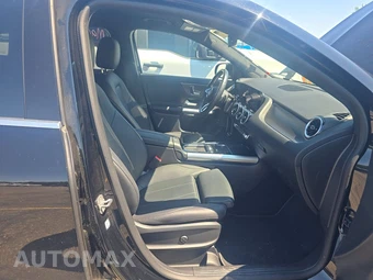 2025 Mercedes-Benz GLA 250 - miniatura 8