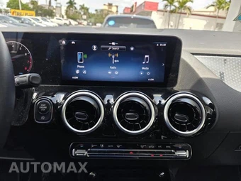 2025 Mercedes-Benz GLA 250 - miniatura 9