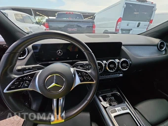 2025 Mercedes-Benz GLA 250 - miniatura 11