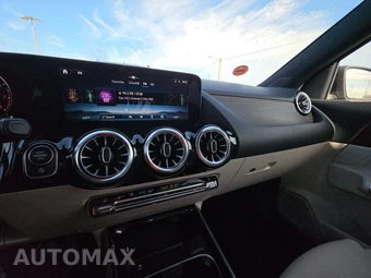 2025 Mercedes-Benz GLA 250 - miniatura 17