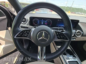 2025 Mercedes-Benz GLA 250 – miniatura 10