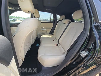2025 Mercedes-Benz GLA 250 – miniatura 13