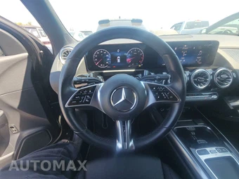 2025 Mercedes-Benz GLA 250 - miniatura 10