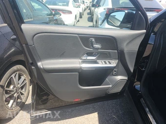 2025 Mercedes-Benz GLA 250 - miniatura 9