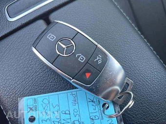 2025 Mercedes-Benz GLB 250 4MATIC – miniatura 9