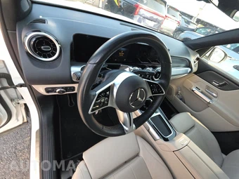 2025 Mercedes-Benz GLB 250 4MATIC - miniatura 11