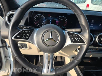 2025 Mercedes-Benz GLB 250 4MATIC – miniatura 10