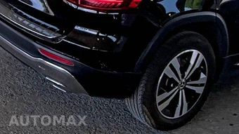 2025 Mercedes-Benz GLB 250 – miniatura 9