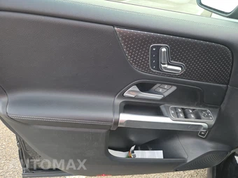 2025 Mercedes-Benz GLB 250 - miniatura 15