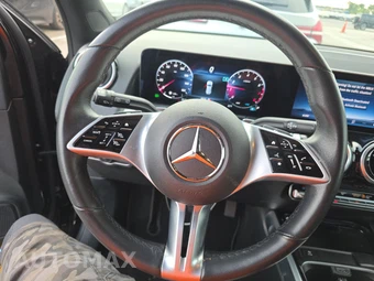 2025 Mercedes-Benz GLB 250 - miniatura 16