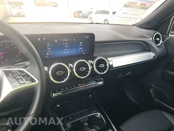2025 Mercedes-Benz GLB 250 - miniatura 11