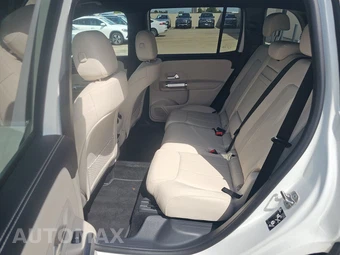 2025 Mercedes-Benz GLB 250 – miniatura 13