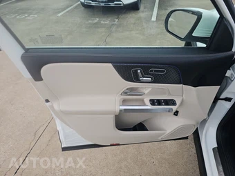 2025 Mercedes-Benz GLB 250 – miniatura 9