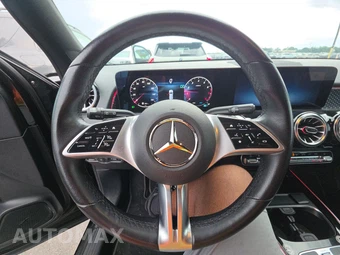 2025 Mercedes-Benz GLB 250 – miniatura 16