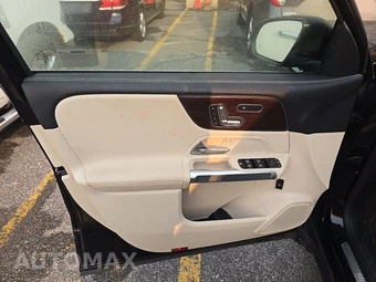 2025 Mercedes-Benz GLB 250 - miniatura 9