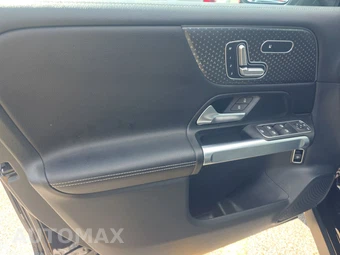2025 Mercedes-Benz GLB 250 – miniatura 9